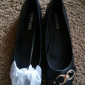 Women Black Flats